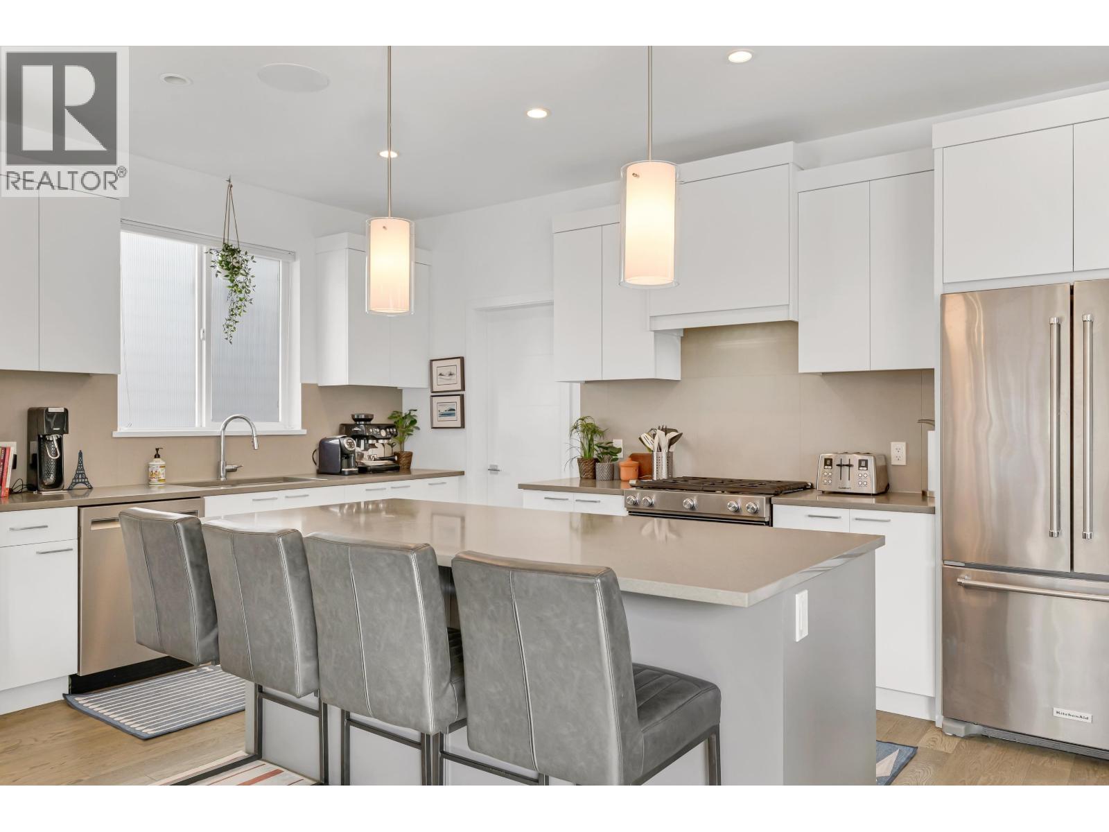 1706 SPARROW WAY, Squamish