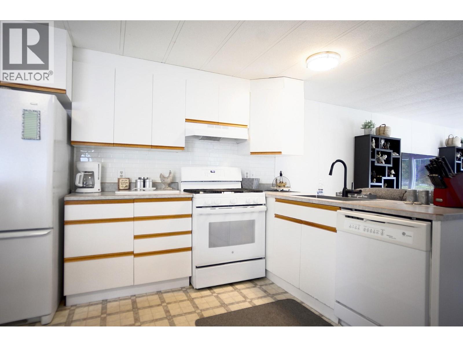 1 1361 30 Street Southeast, Salmon Arm