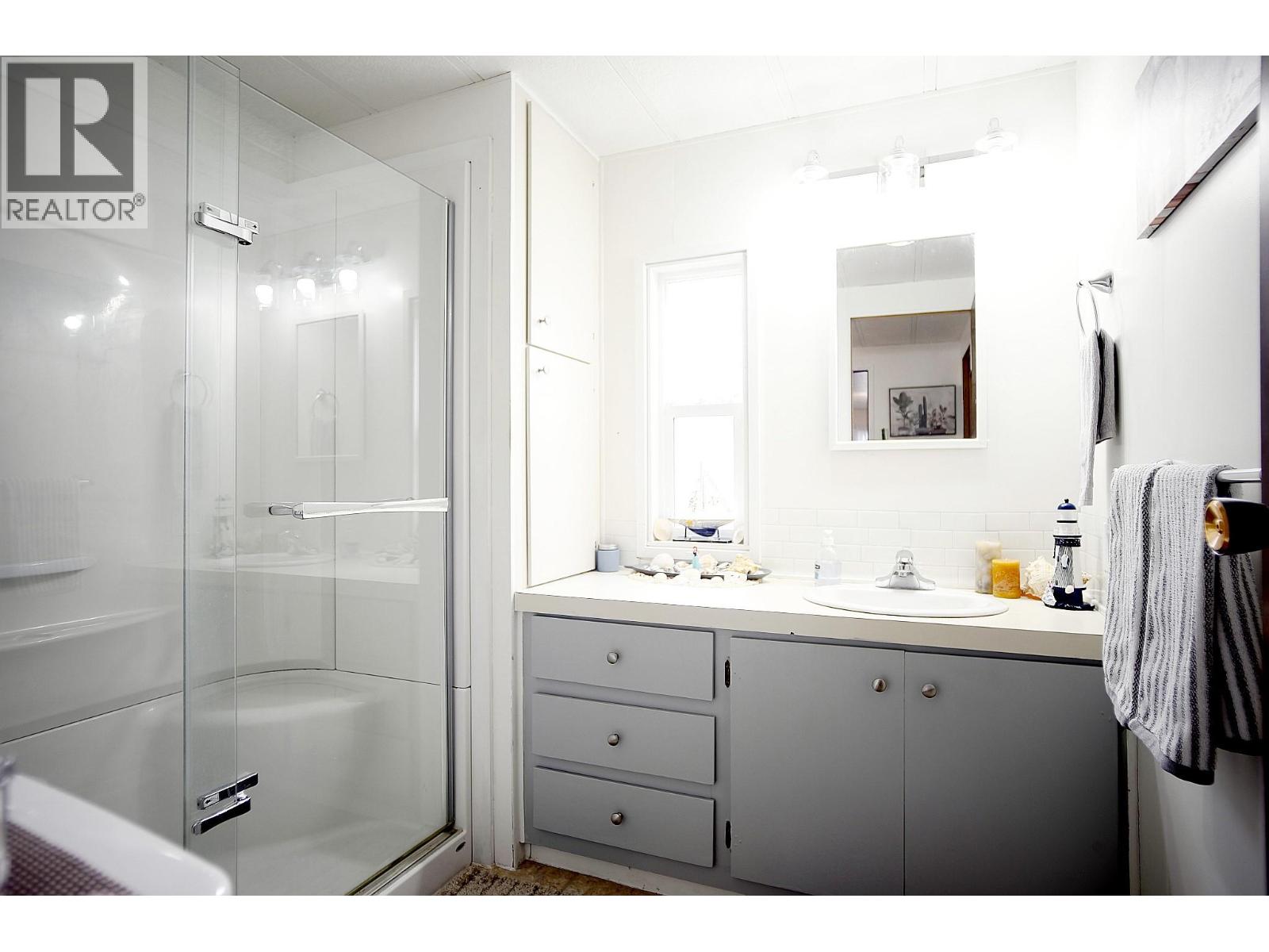 1 1361 30 Street Southeast, Salmon Arm