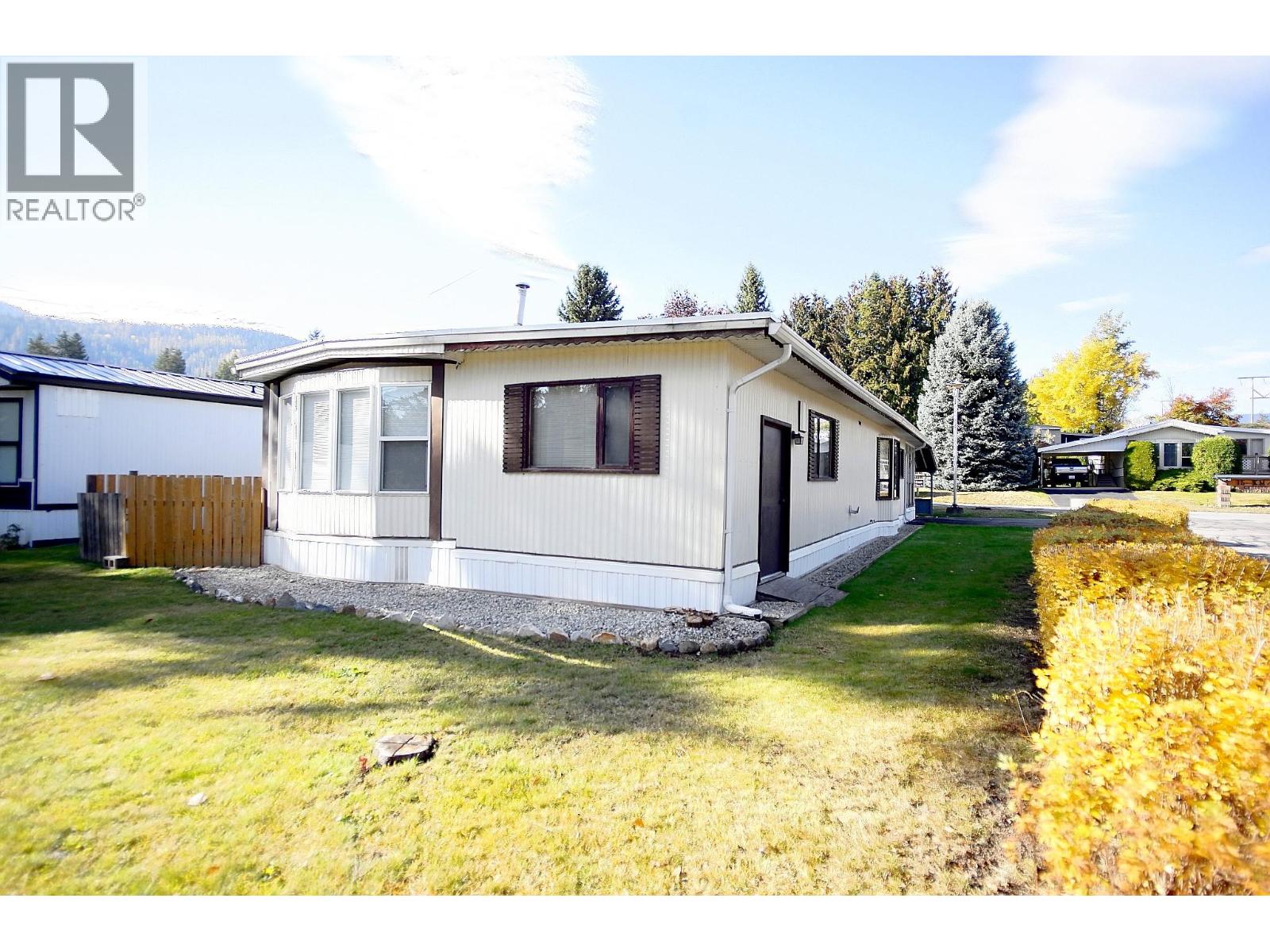 1 1361 30 Street Southeast, Salmon Arm