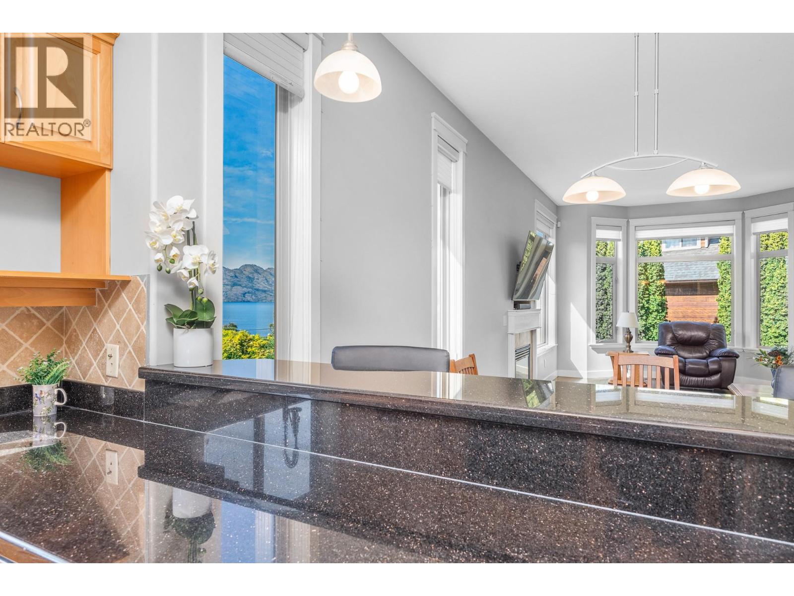 2 2100 Boucherie Road, West Kelowna