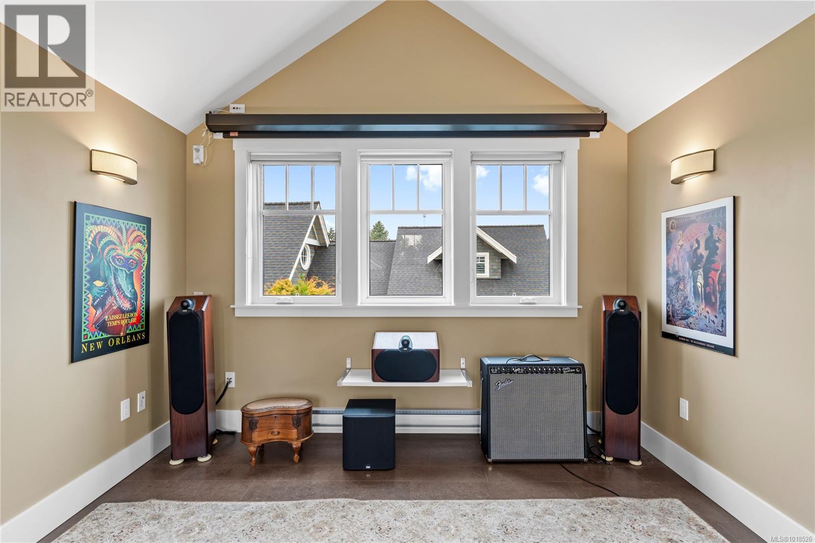 942 Bluffs Dr, Qualicum Beach