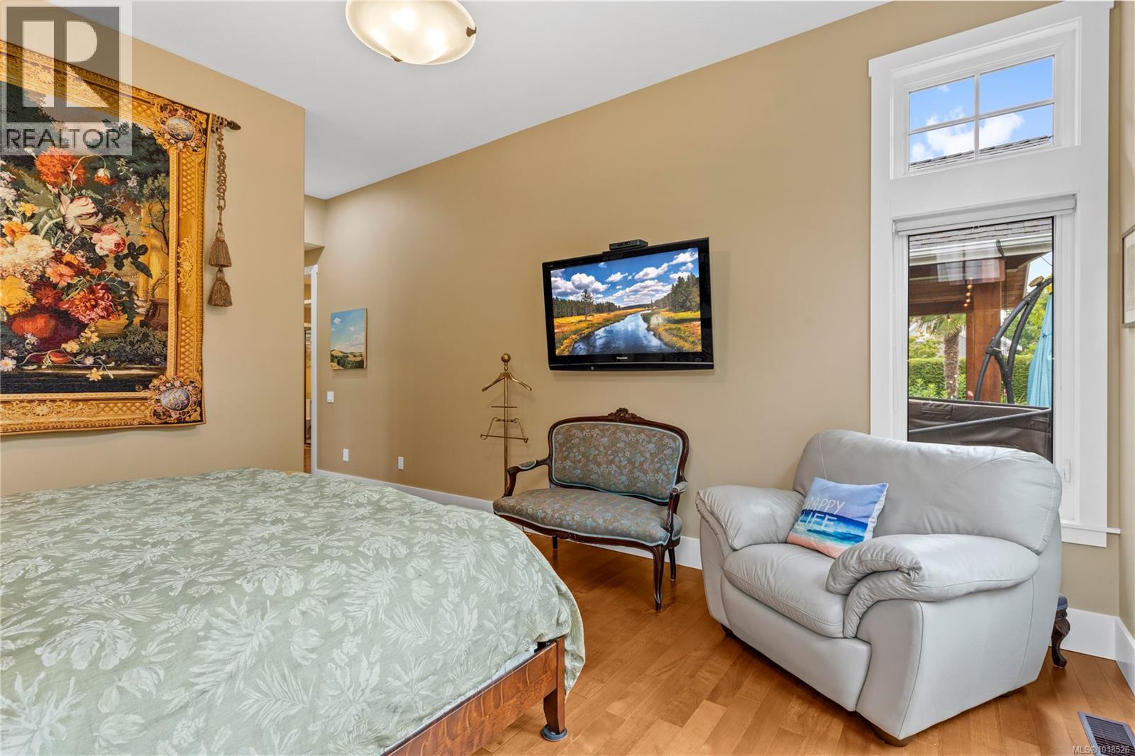 942 Bluffs Dr, Qualicum Beach