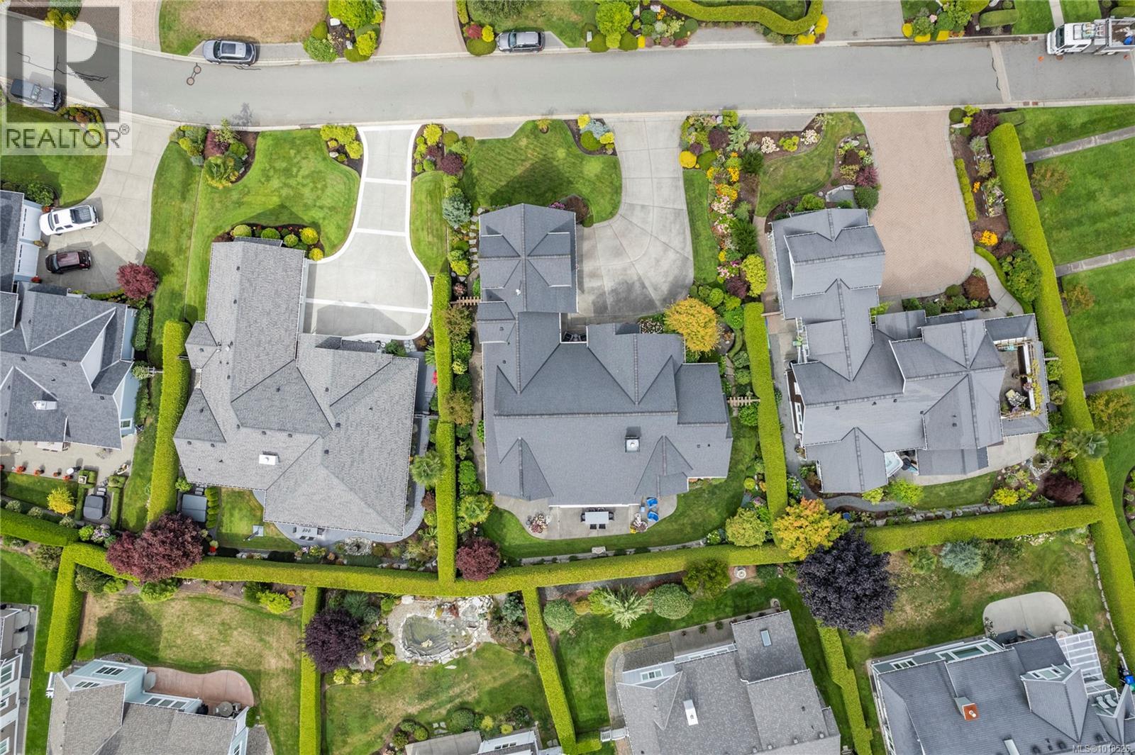 942 Bluffs Dr, Qualicum Beach