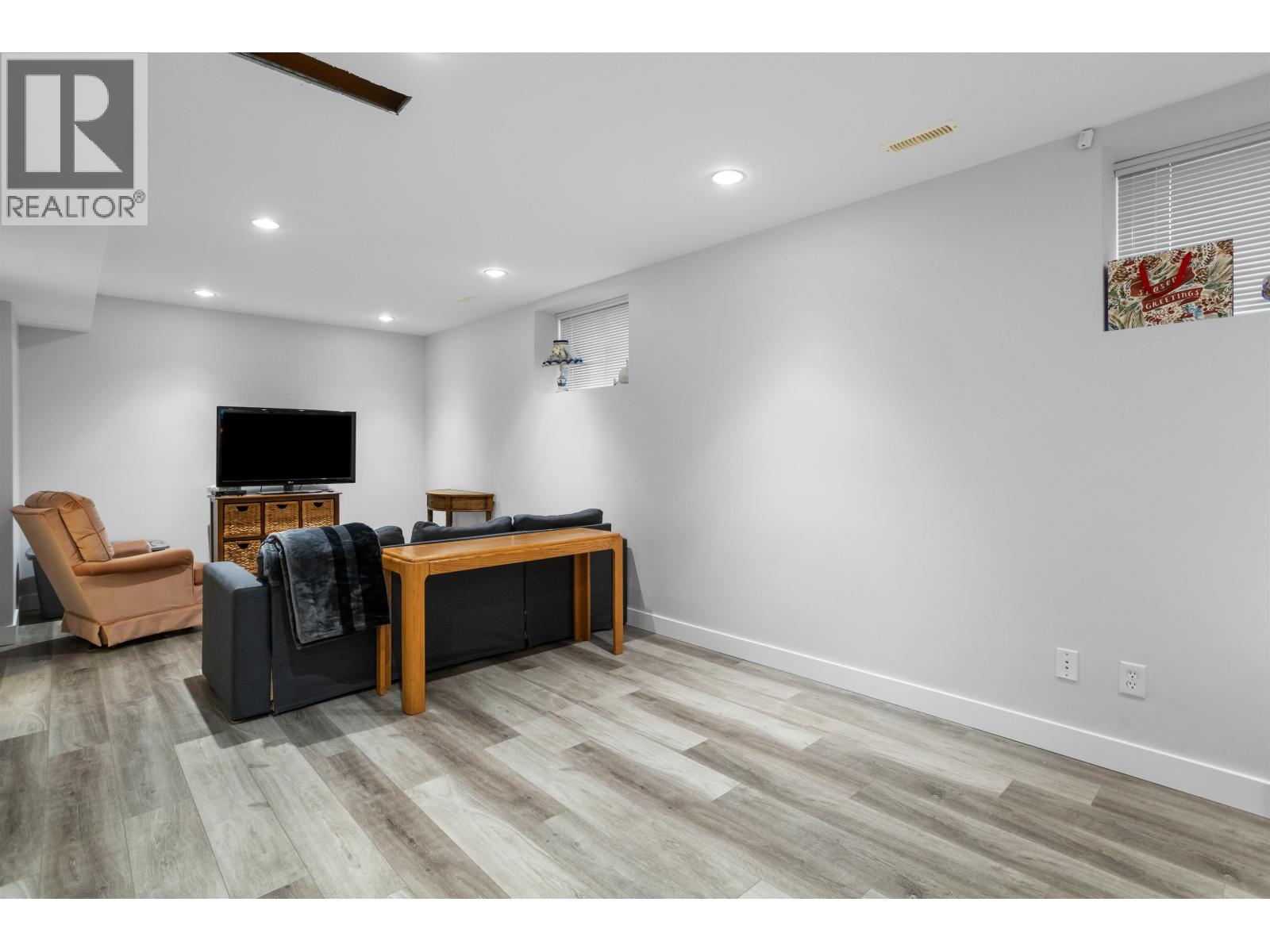 23635 DEWDNEY TRUNK ROAD, Maple Ridge