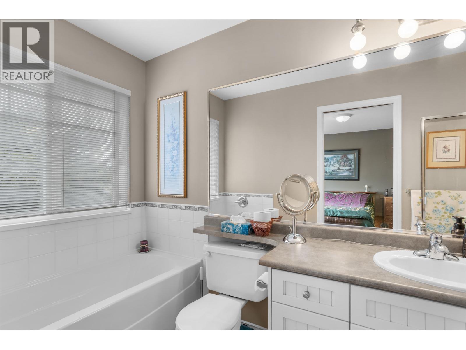 23635 DEWDNEY TRUNK ROAD, Maple Ridge