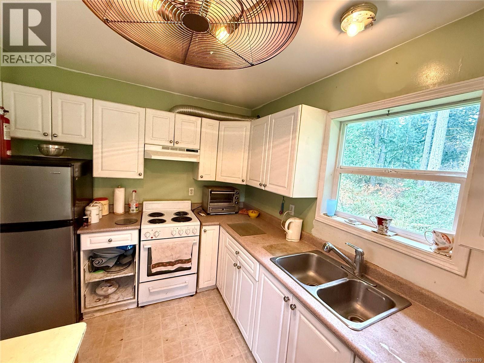 148 Meadow Dr, Salt Spring