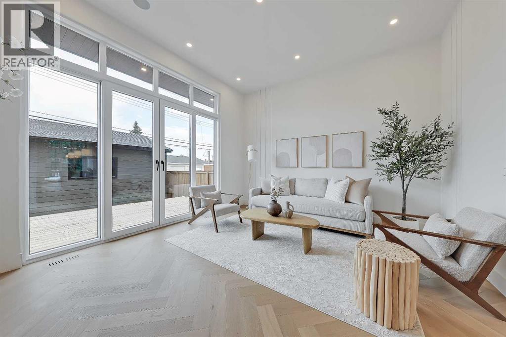 Single Family House for Sale in   Avenue SW North Glenmore Park Calgary 