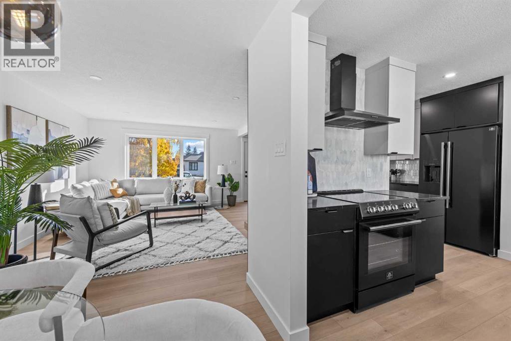 Single Family House Bungalow for Sale in  Gainsborough Drive SW Glamorgan Calgary 