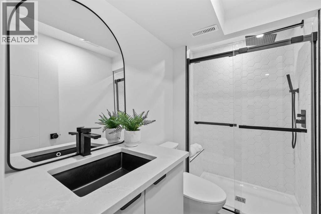 Single Family House Bungalow for Sale in  Gainsborough Drive SW Glamorgan Calgary 