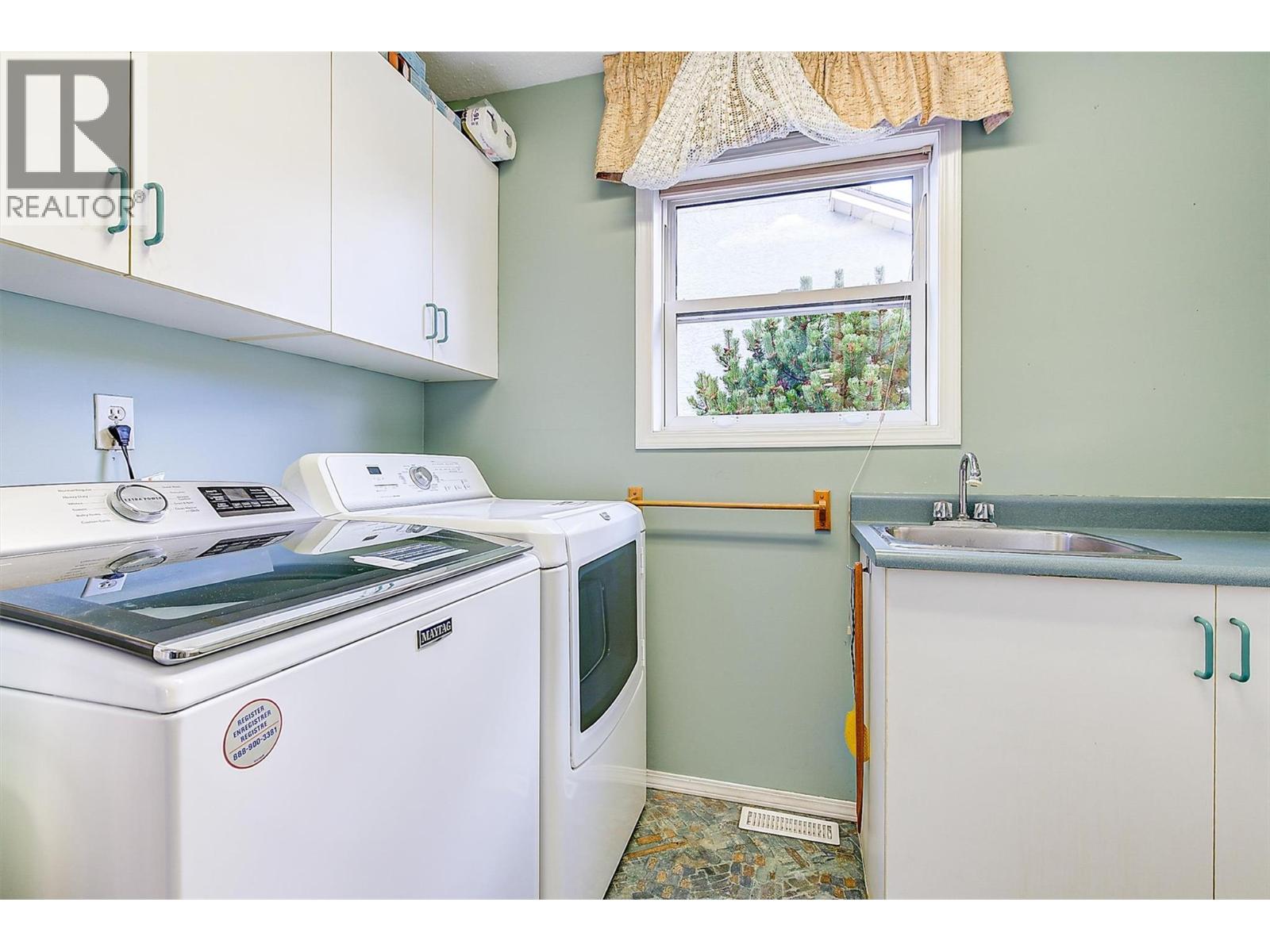  4003 Logie Court, Kelowna