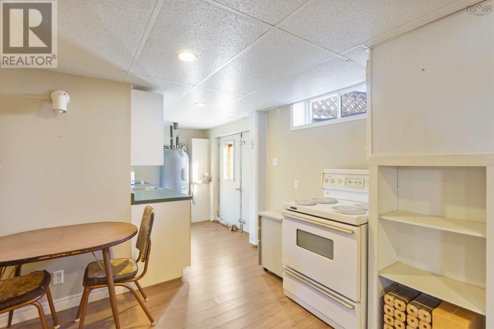 Property 11 of 21 of 10276 NS-1