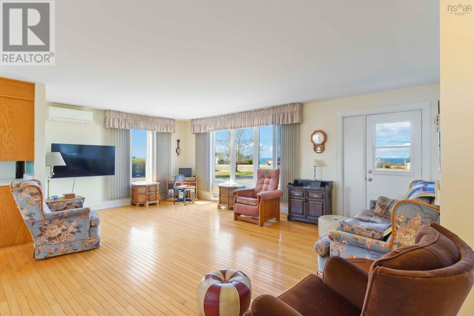 Property 2 of 21 of 10276 NS-1