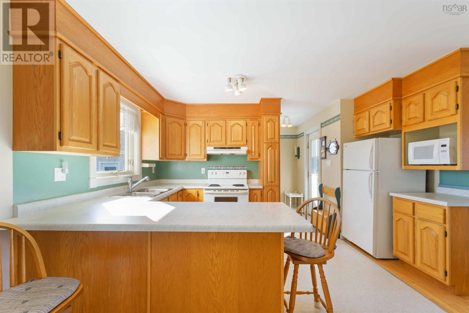 Property 5 of 21 of 10276 NS-1