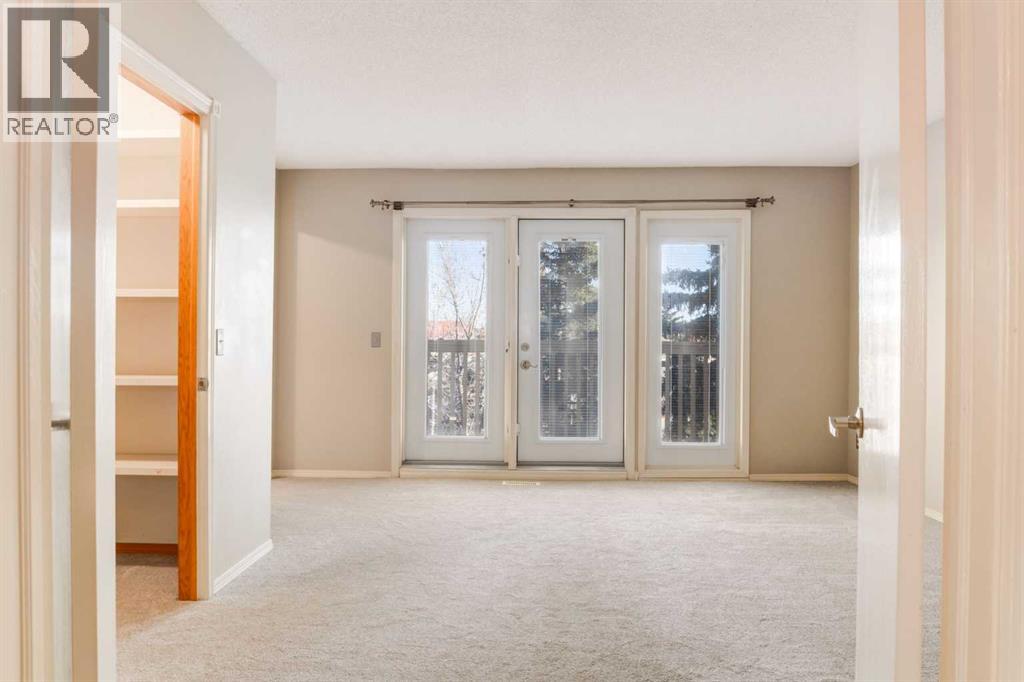 Single Family House for Sale in  Sienna Hills Drive SW Signal Hill Calgary 