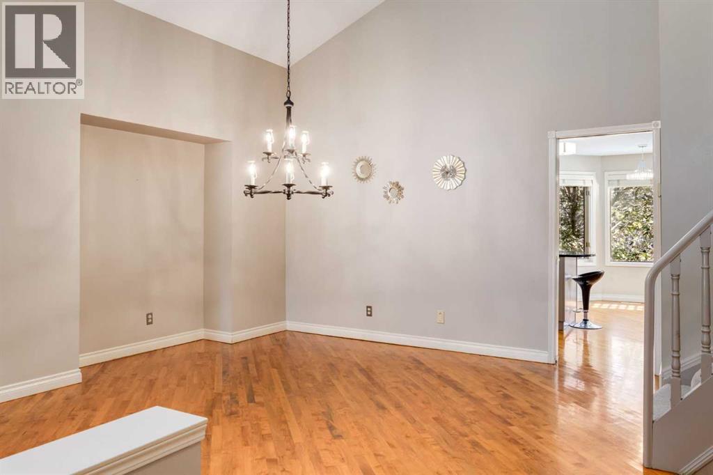 Single Family House for Sale in  Sienna Hills Drive SW Signal Hill Calgary 