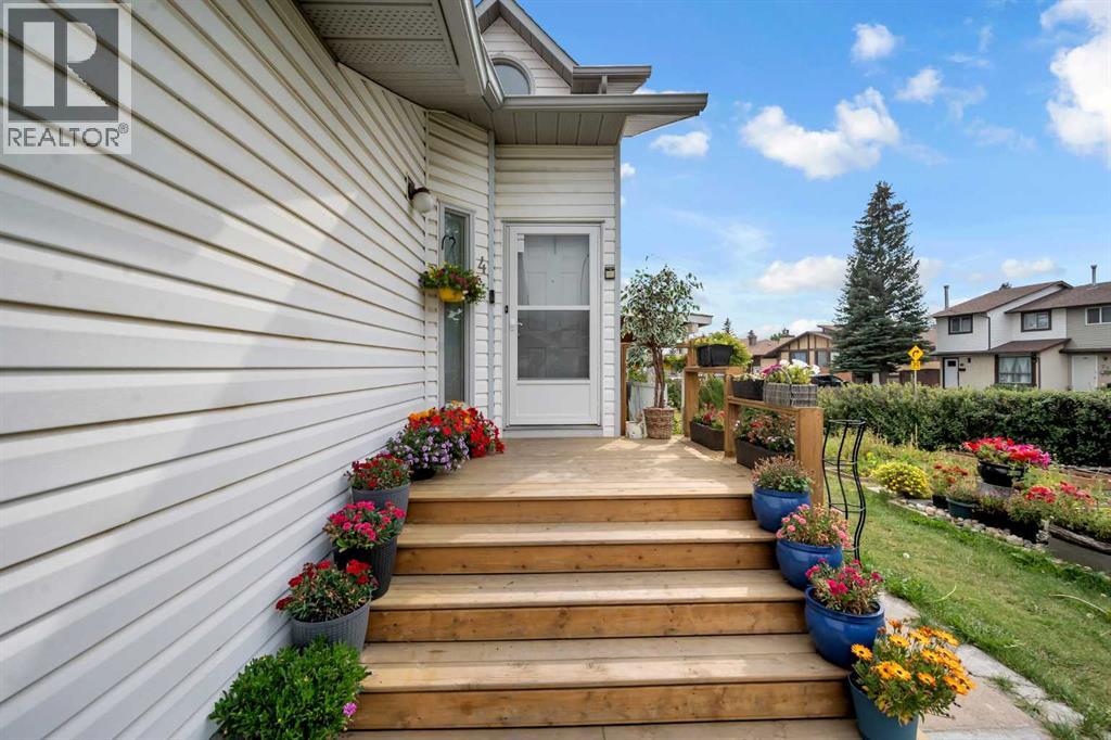 Single Family House for Sale in  Fallingworth Bay NE Falconridge Calgary 