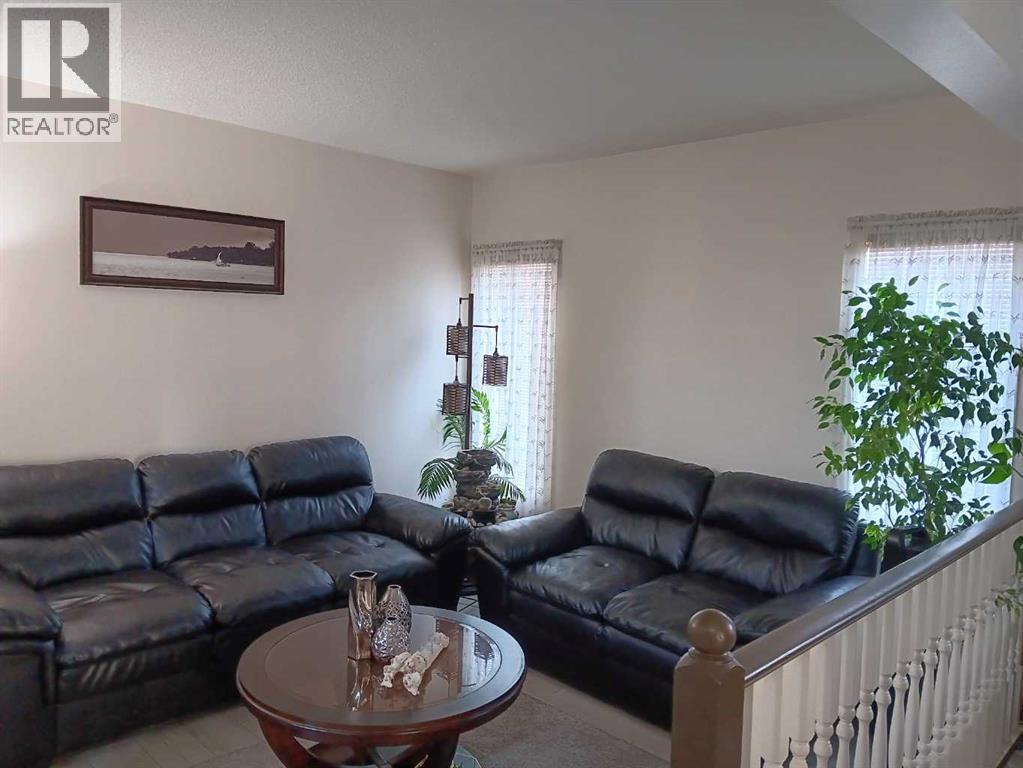 Single Family House for Sale in  Fallingworth Bay NE Falconridge Calgary 