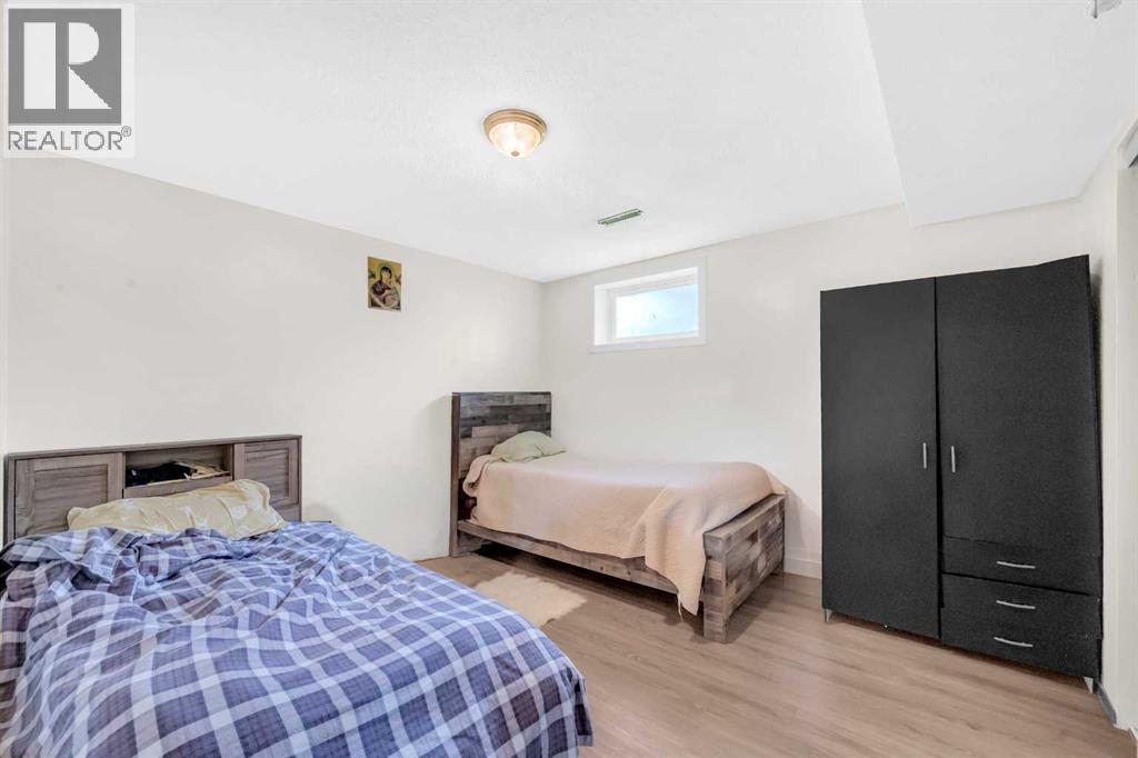 Single Family House for Sale in  Fallingworth Bay NE Falconridge Calgary 