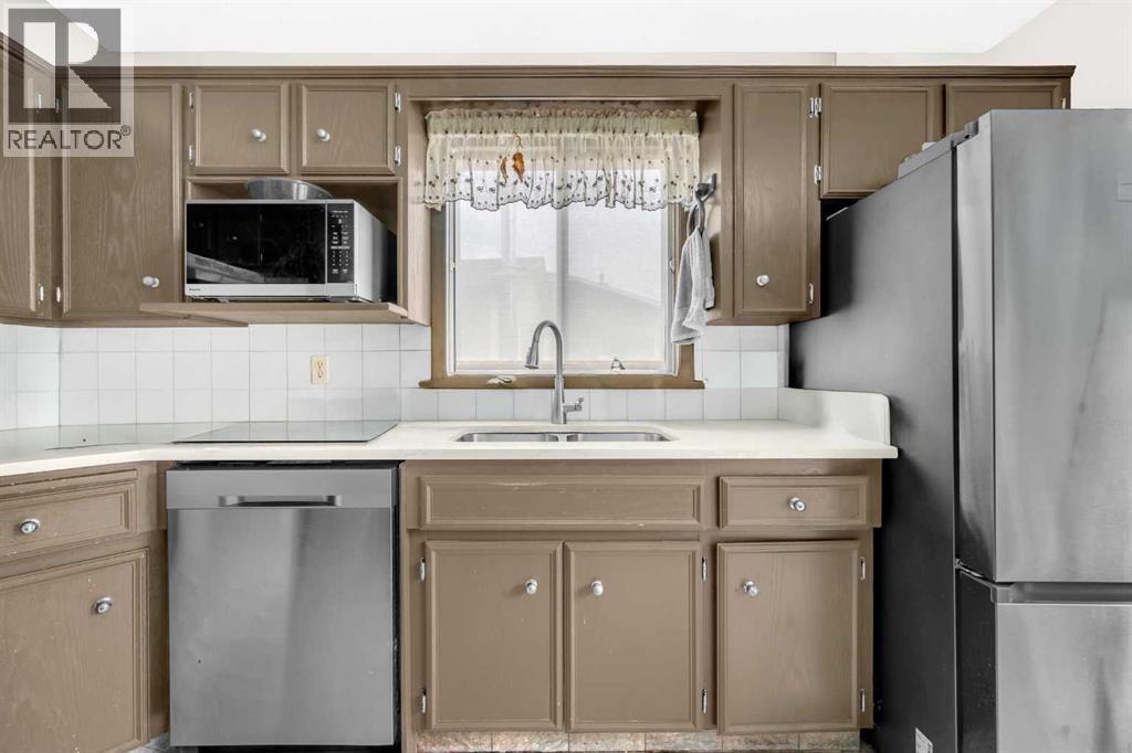 Single Family House for Sale in  Fallingworth Bay NE Falconridge Calgary 