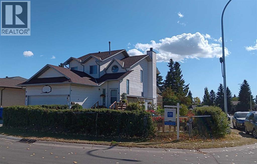 Single Family House for Sale in  Fallingworth Bay NE Falconridge Calgary 