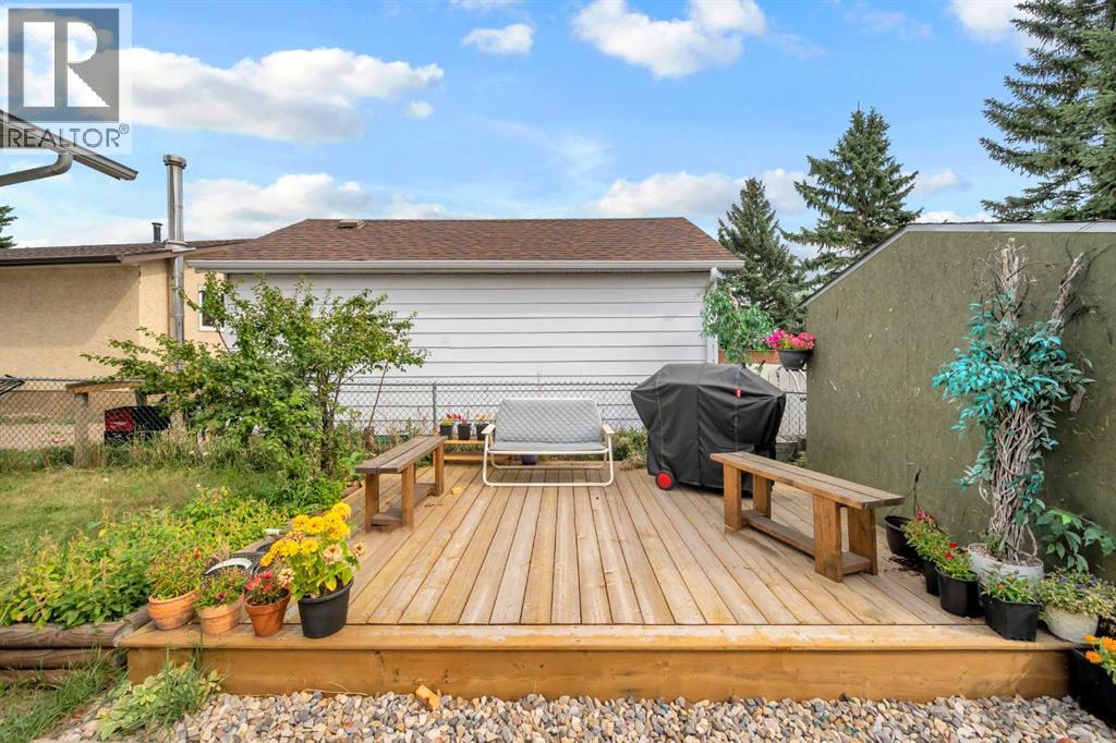 Single Family House for Sale in  Fallingworth Bay NE Falconridge Calgary 