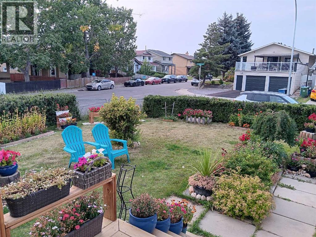 Single Family House for Sale in  Fallingworth Bay NE Falconridge Calgary 