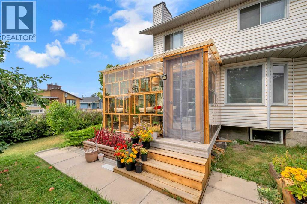 Single Family House for Sale in  Fallingworth Bay NE Falconridge Calgary 