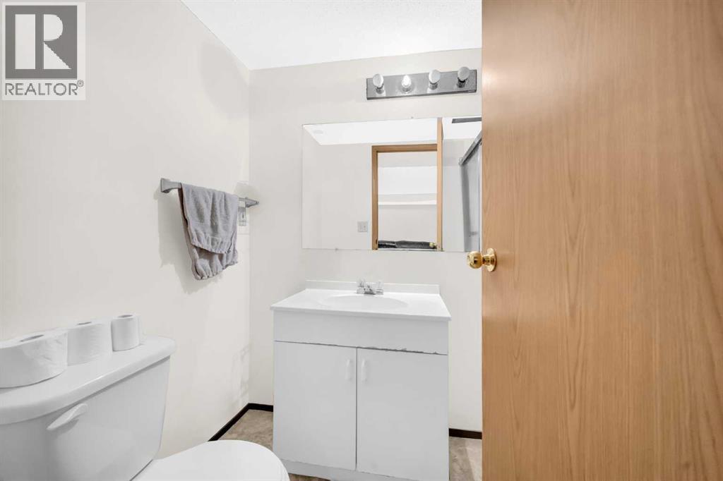 Single Family House for Sale in  Fallingworth Bay NE Falconridge Calgary 