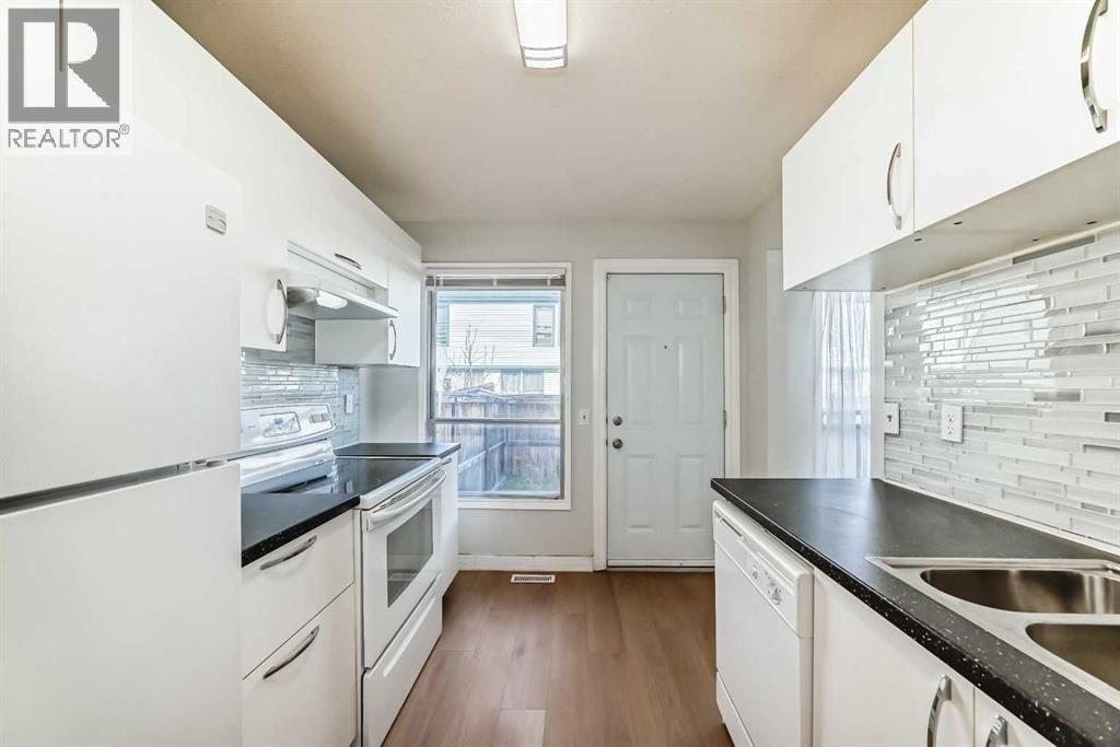 Single Family House for Sale in  Pennsylvania Road SE Penbrooke Meadows Calgary 