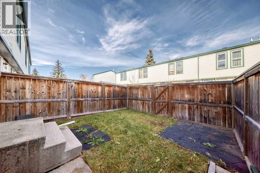 Single Family House for Sale in  Pennsylvania Road SE Penbrooke Meadows Calgary 