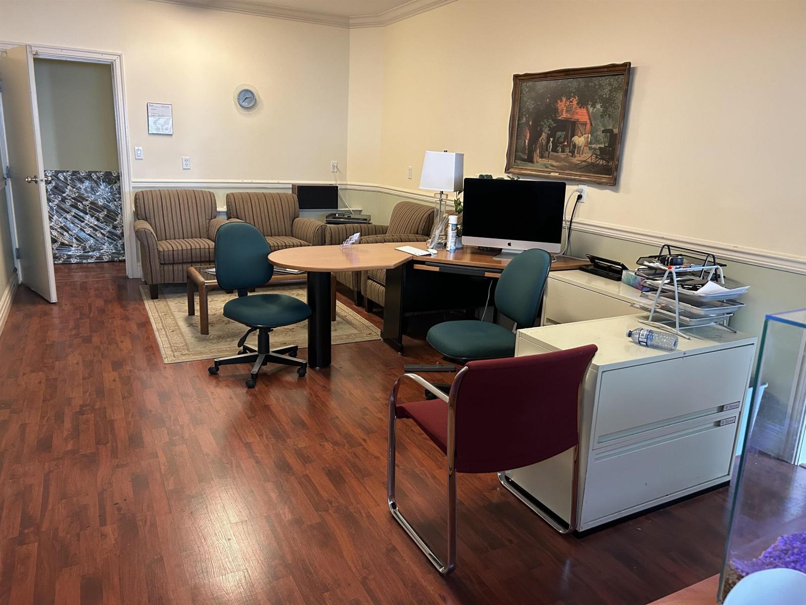 Office in Surrey - Image 5