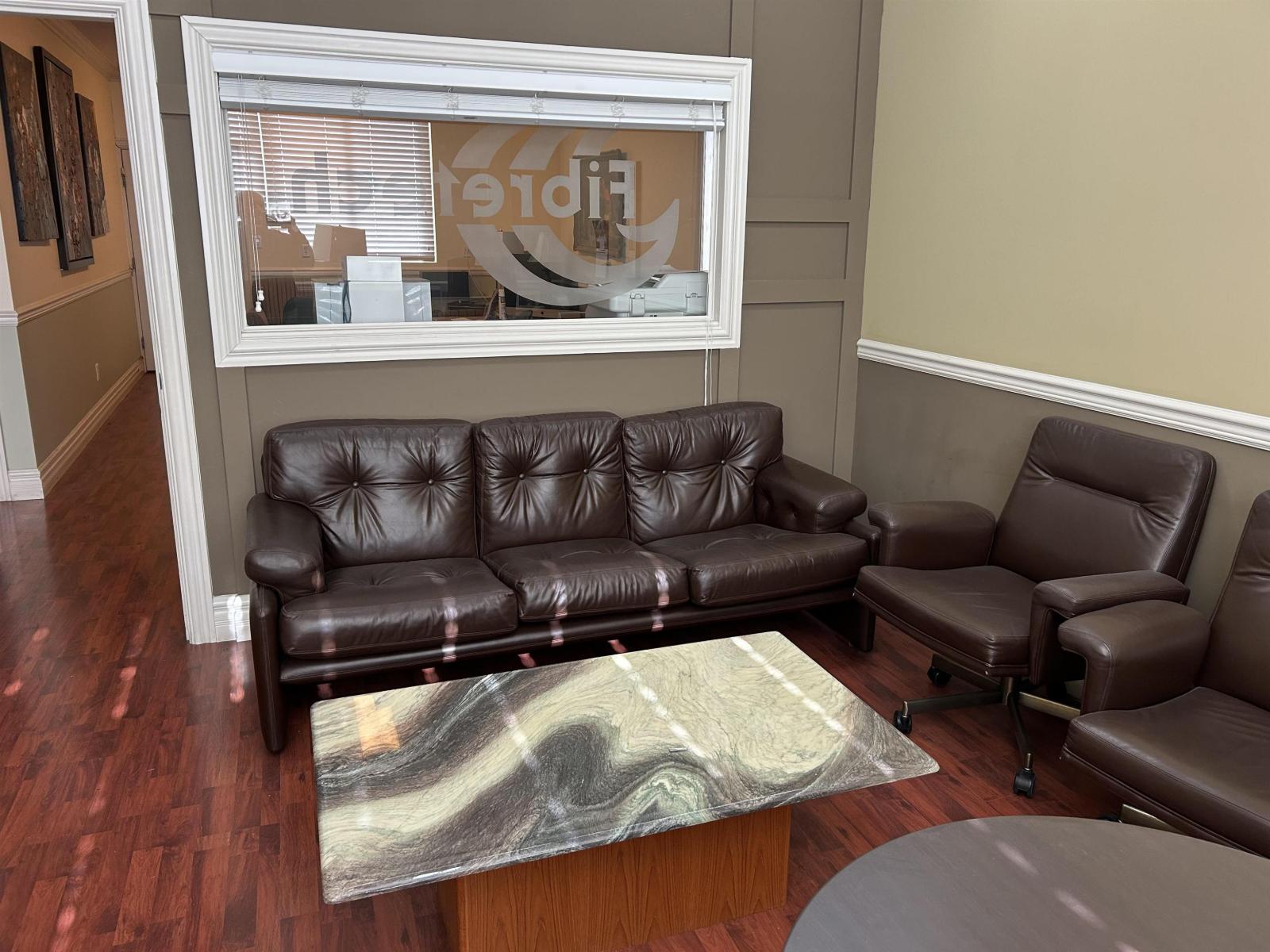 Office in Surrey - Image 3