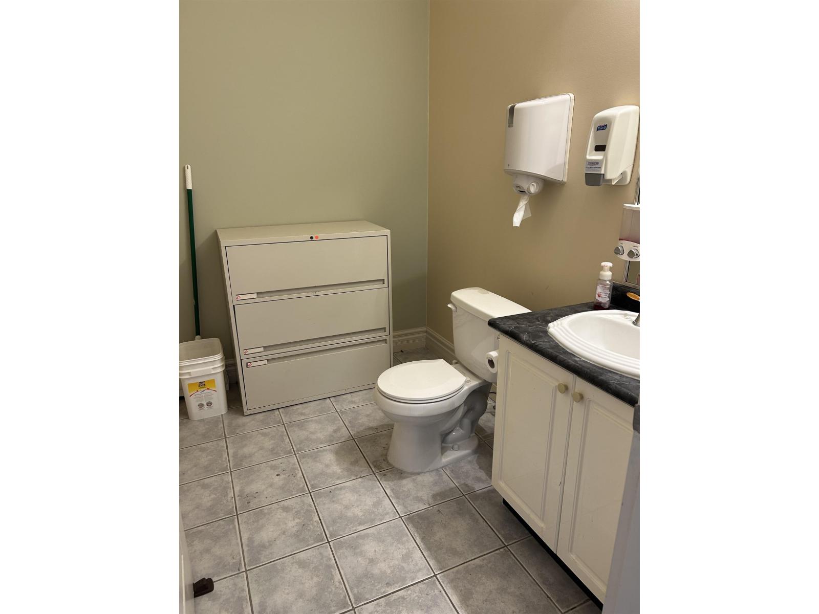 Office in Surrey - Image 10