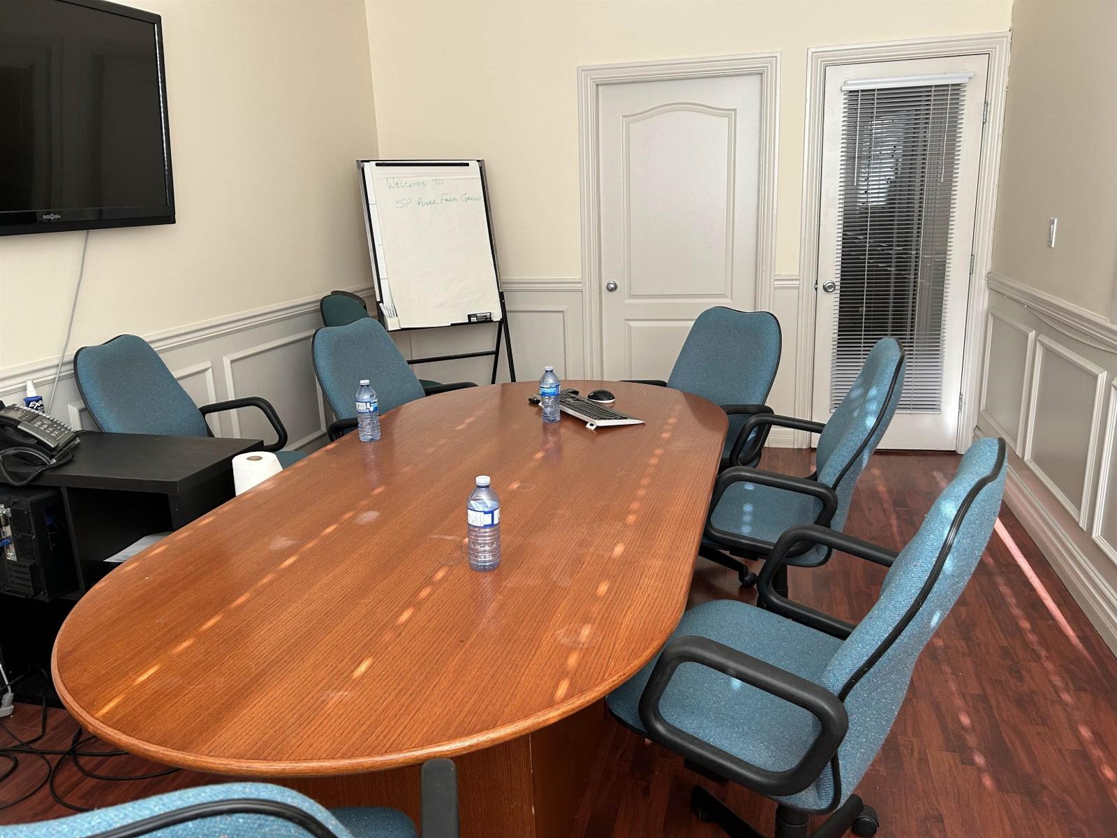 Office in Surrey - Image 8