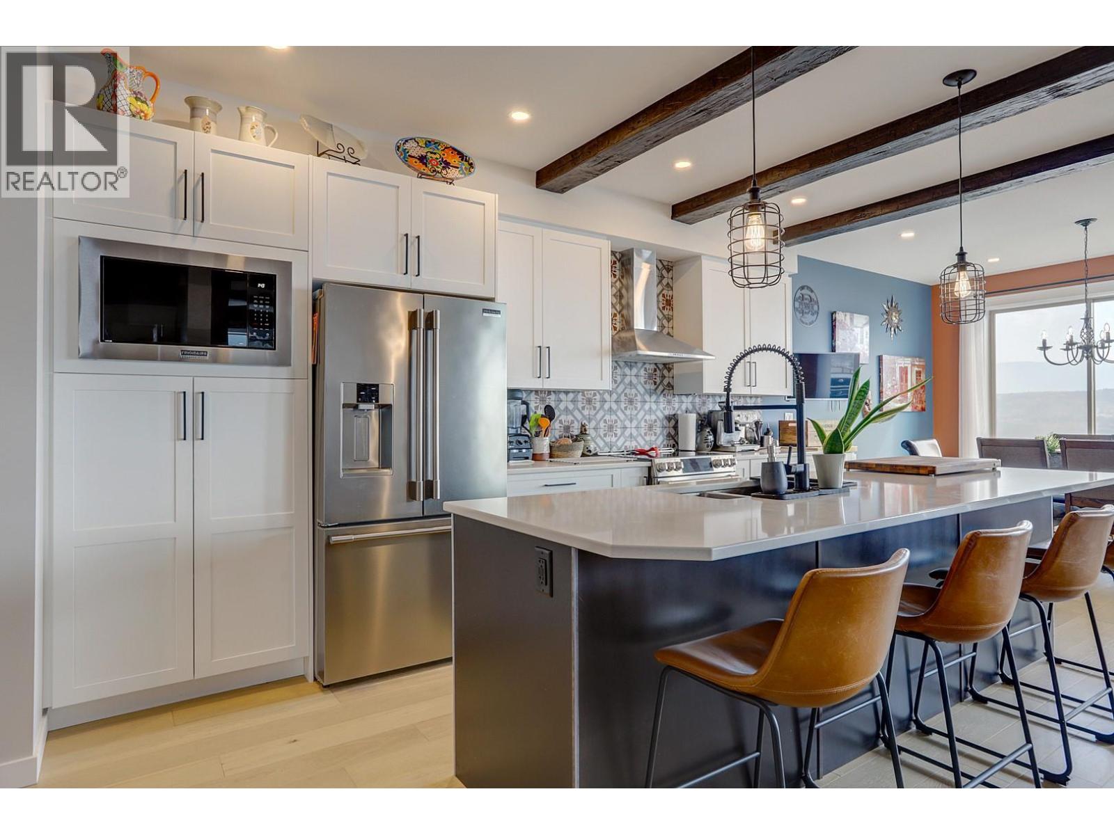 8 595 Vineyard Way North, Vernon