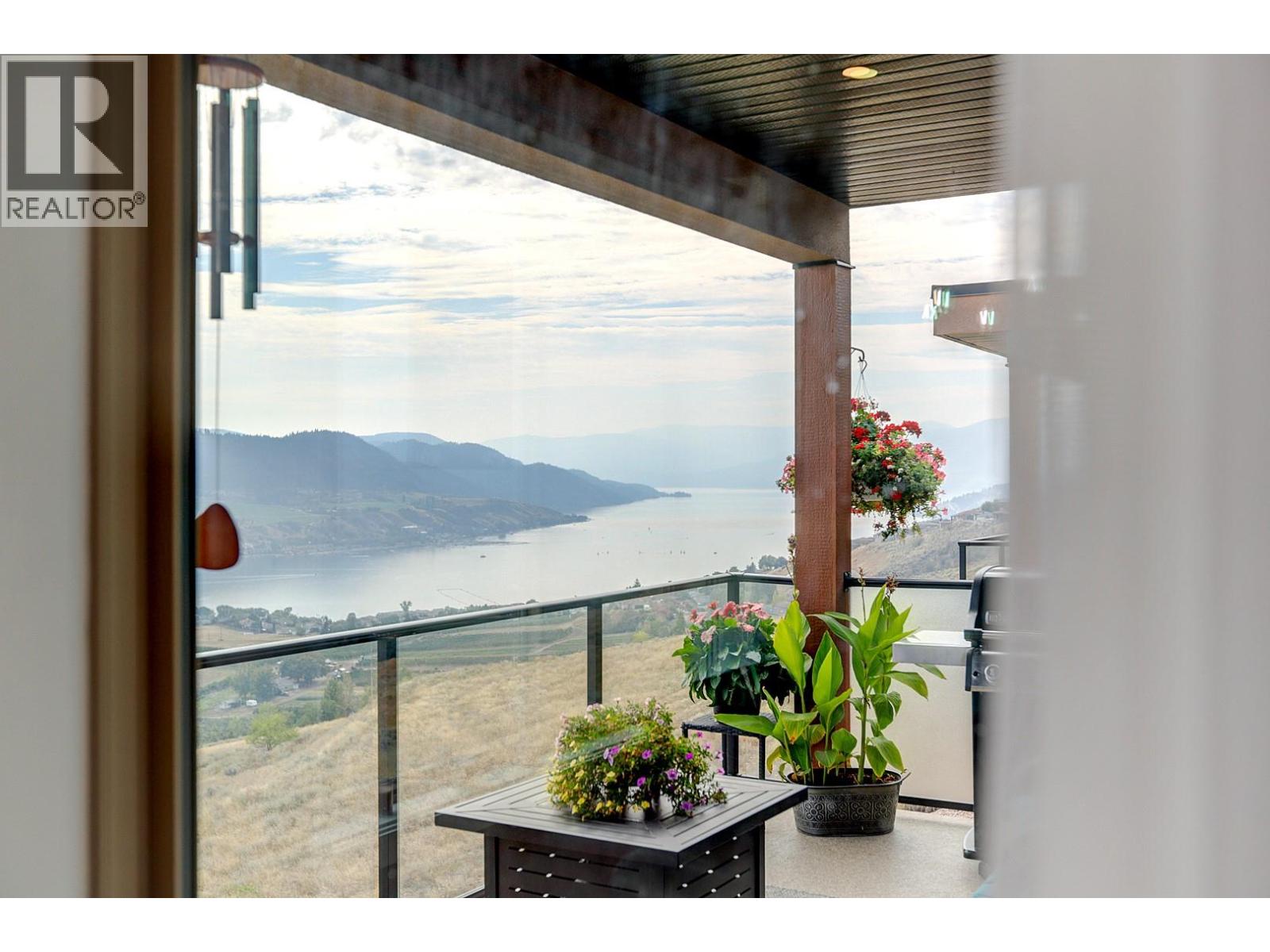 8 595 Vineyard Way North, Vernon