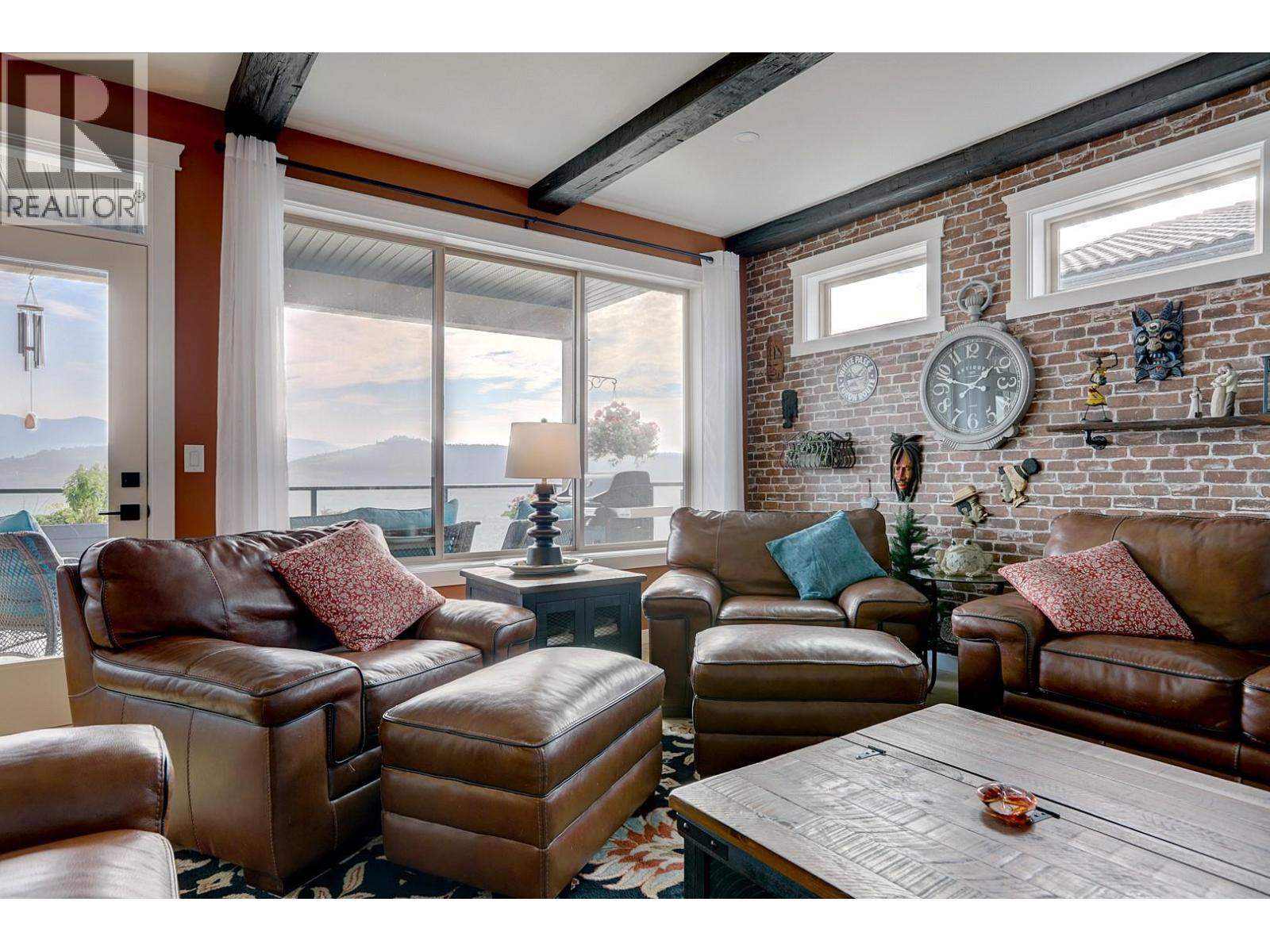 8 595 Vineyard Way North, Vernon