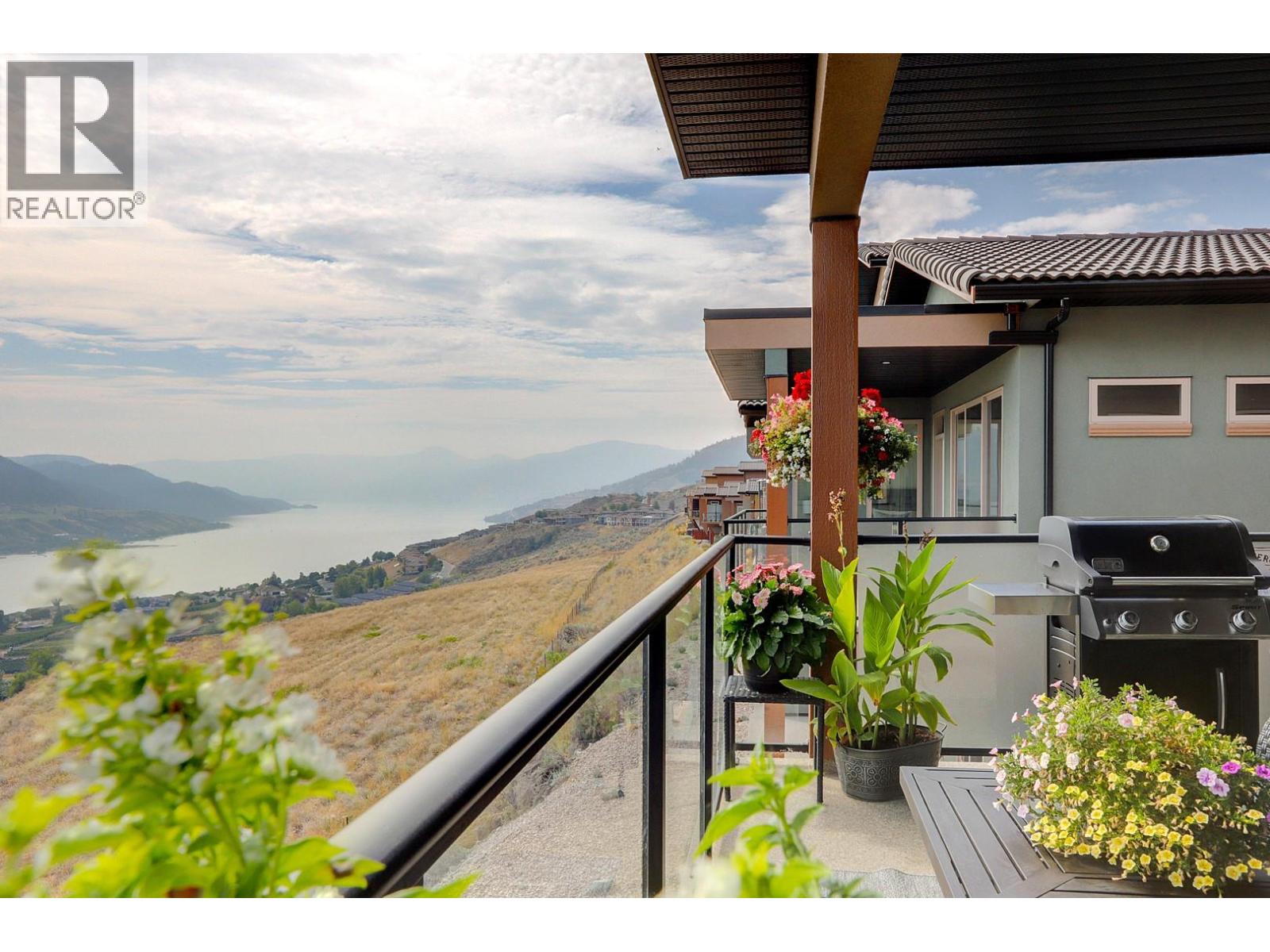 8 595 Vineyard Way North, Vernon