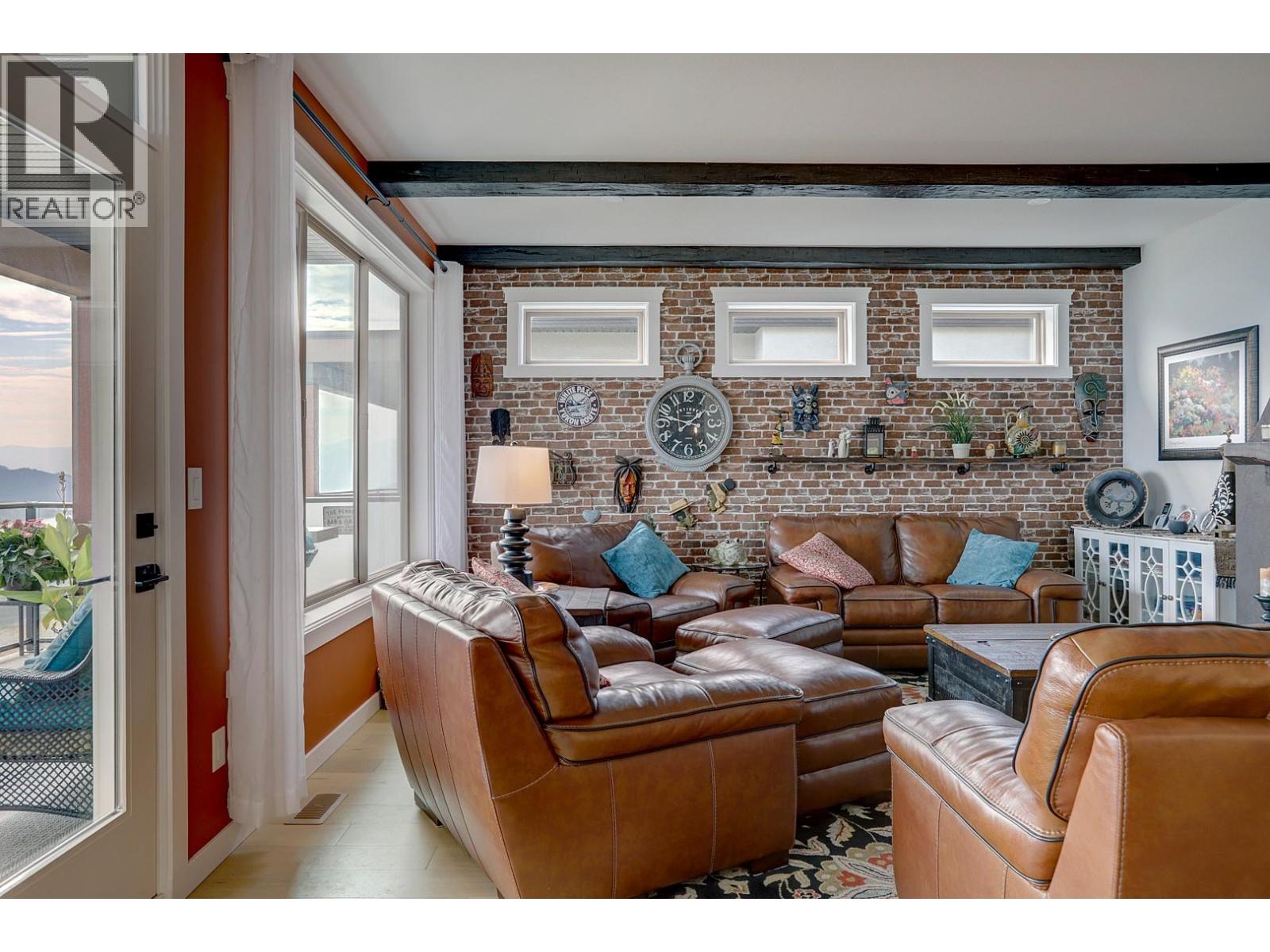 8 595 Vineyard Way North, Vernon