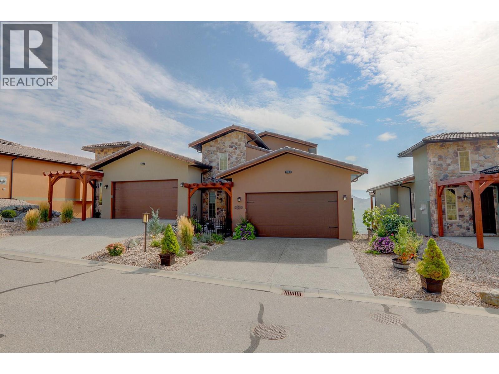 8 595 Vineyard Way North, Vernon