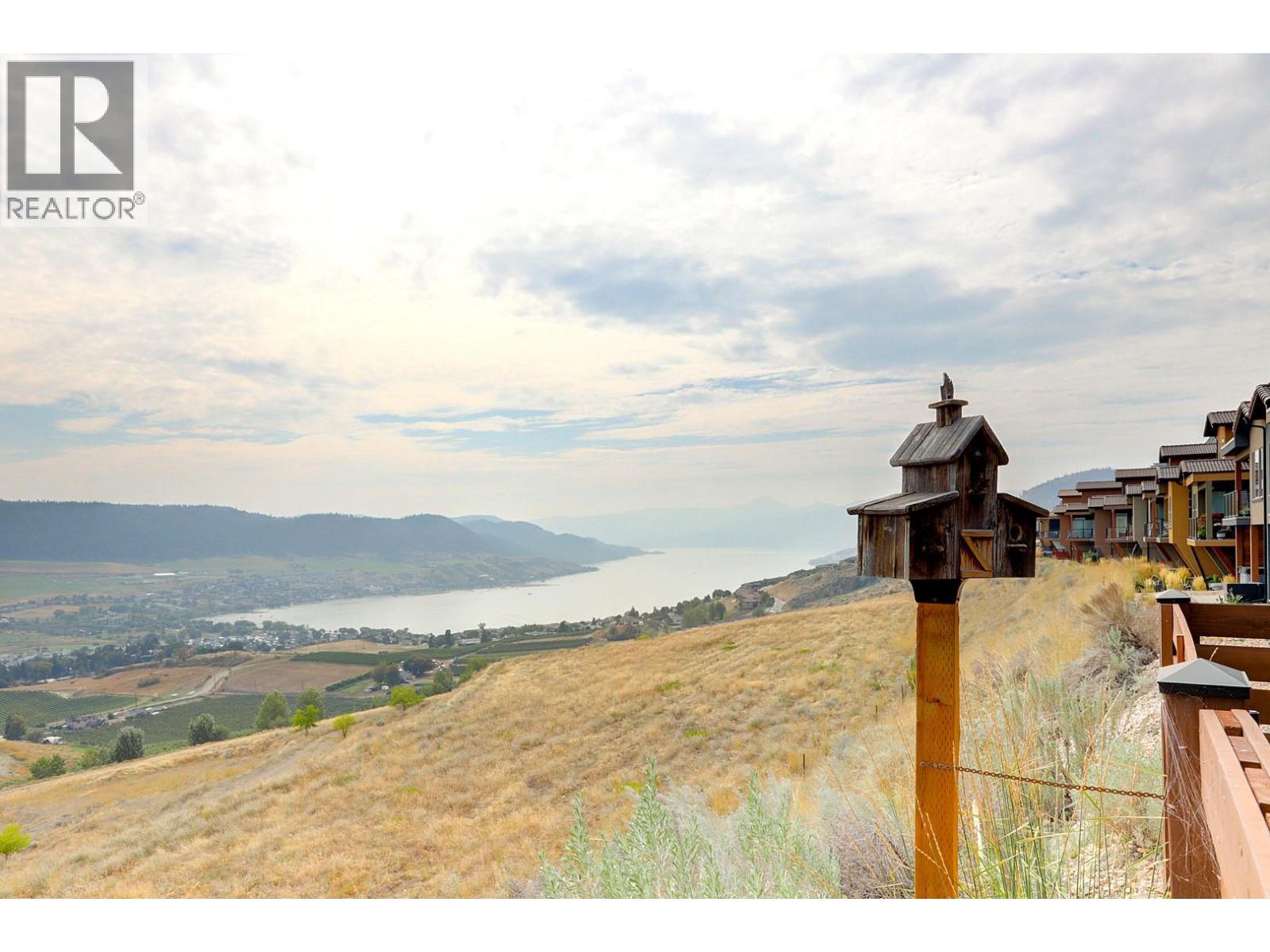 8 595 Vineyard Way North, Vernon