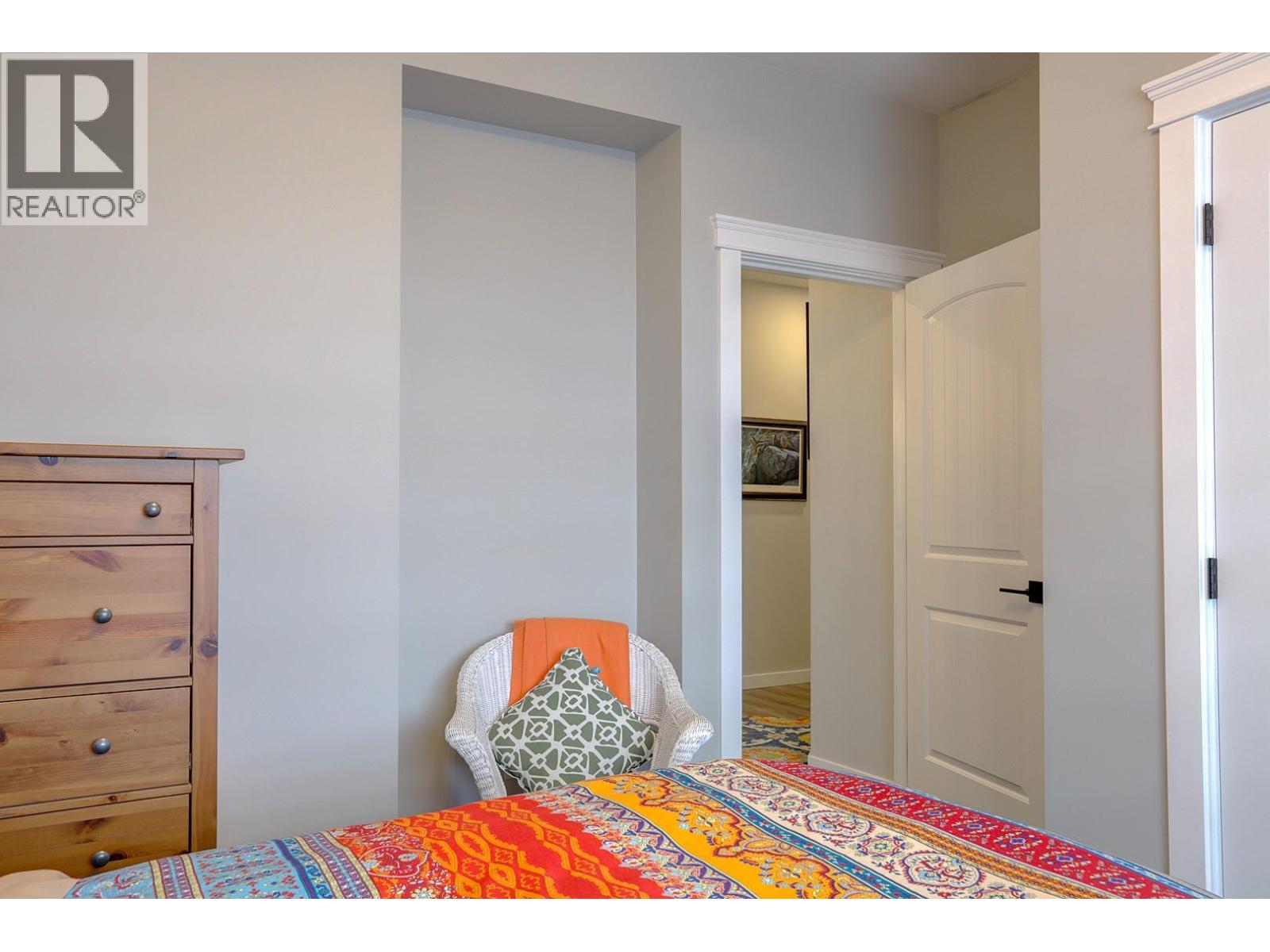 8 595 Vineyard Way North, Vernon