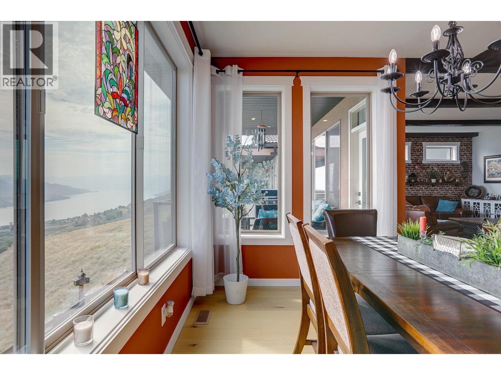 8 595 Vineyard Way North, Vernon