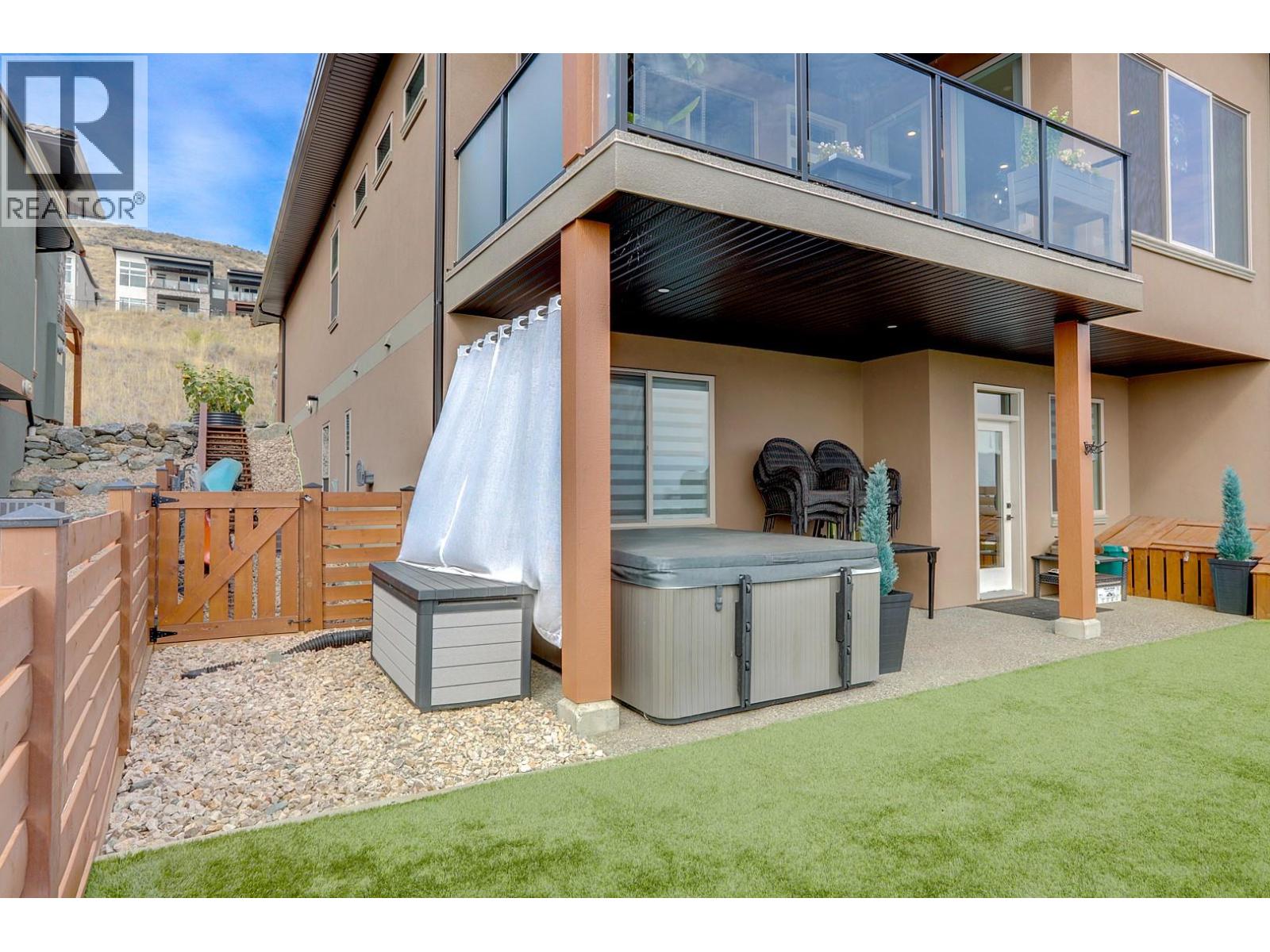 8 595 Vineyard Way North, Vernon