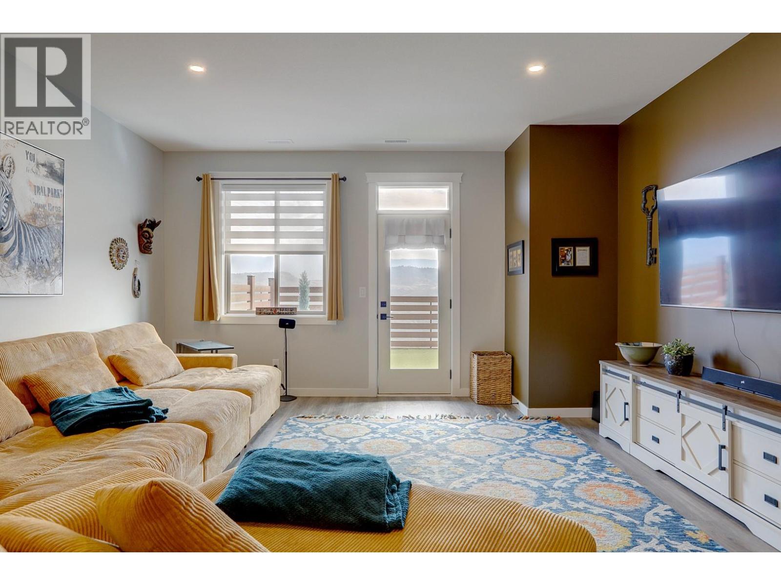 8 595 Vineyard Way North, Vernon