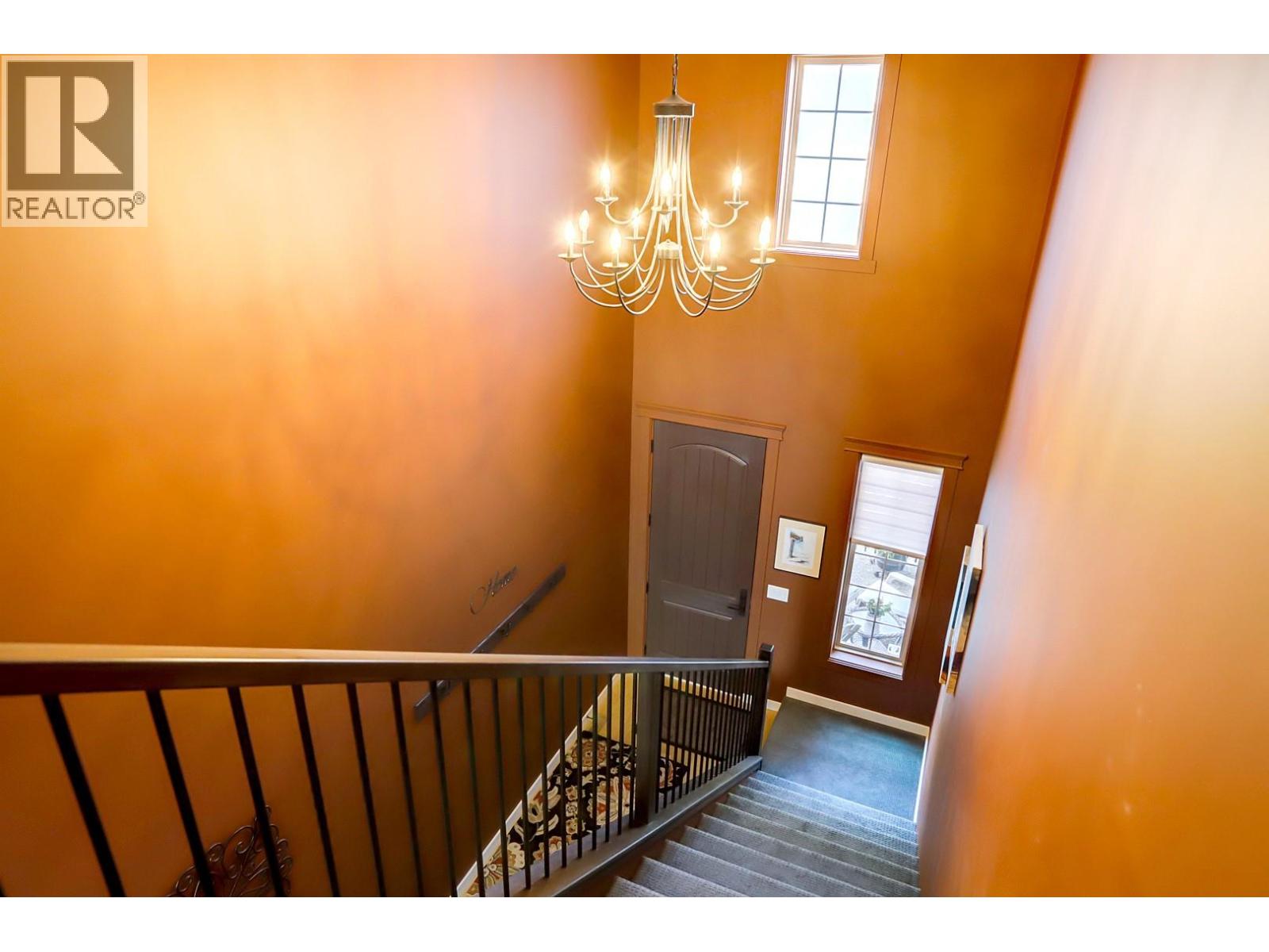 8 595 Vineyard Way North, Vernon