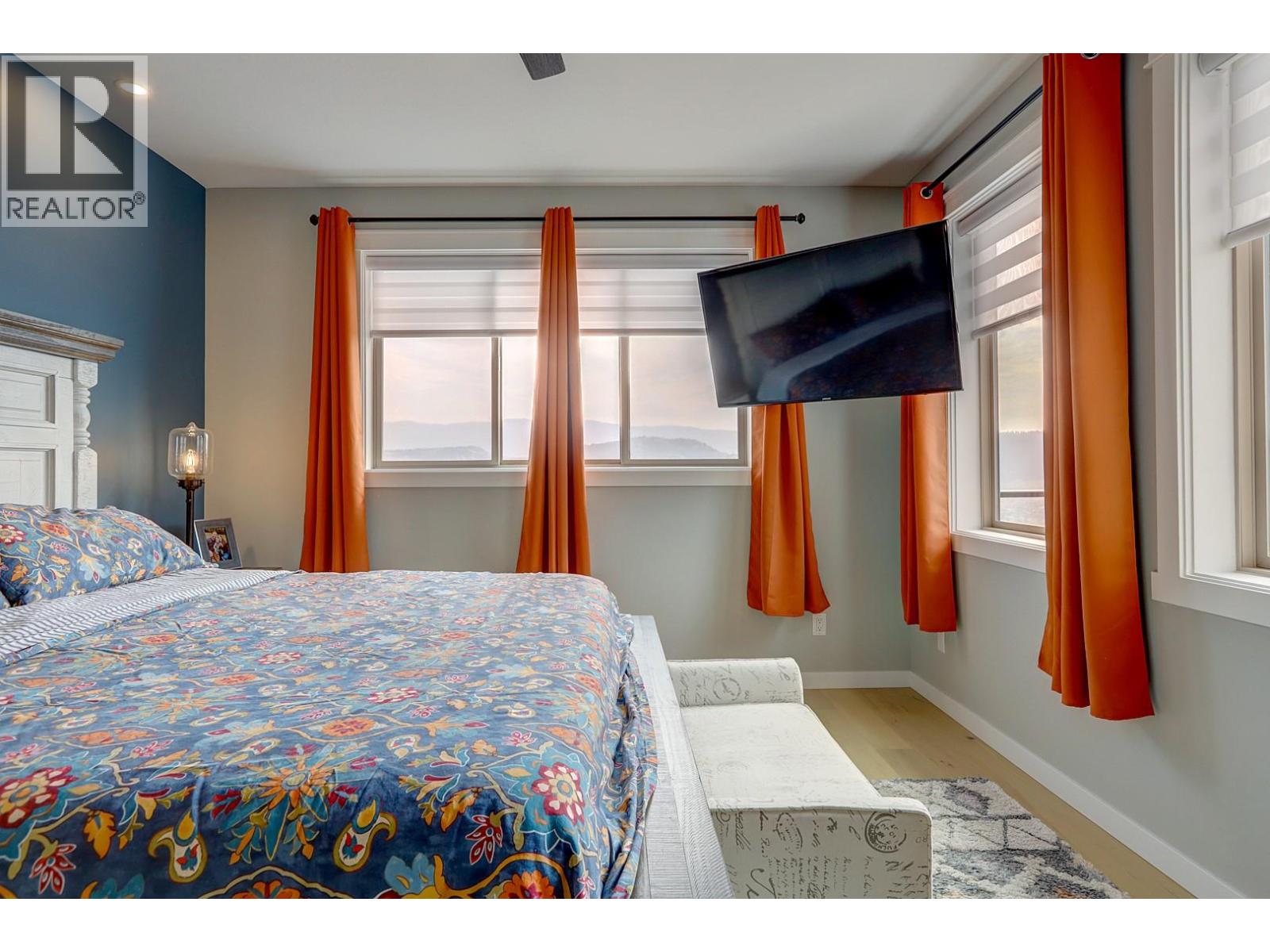 8 595 Vineyard Way North, Vernon