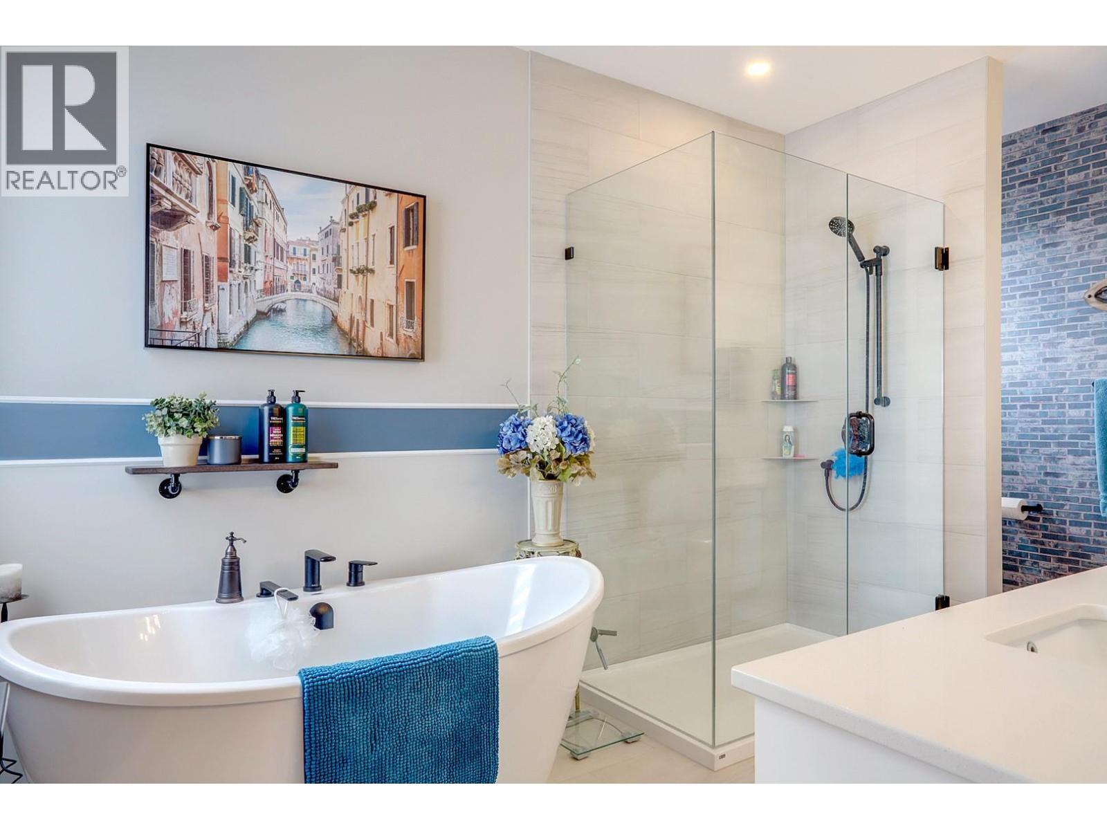 8 595 Vineyard Way North, Vernon