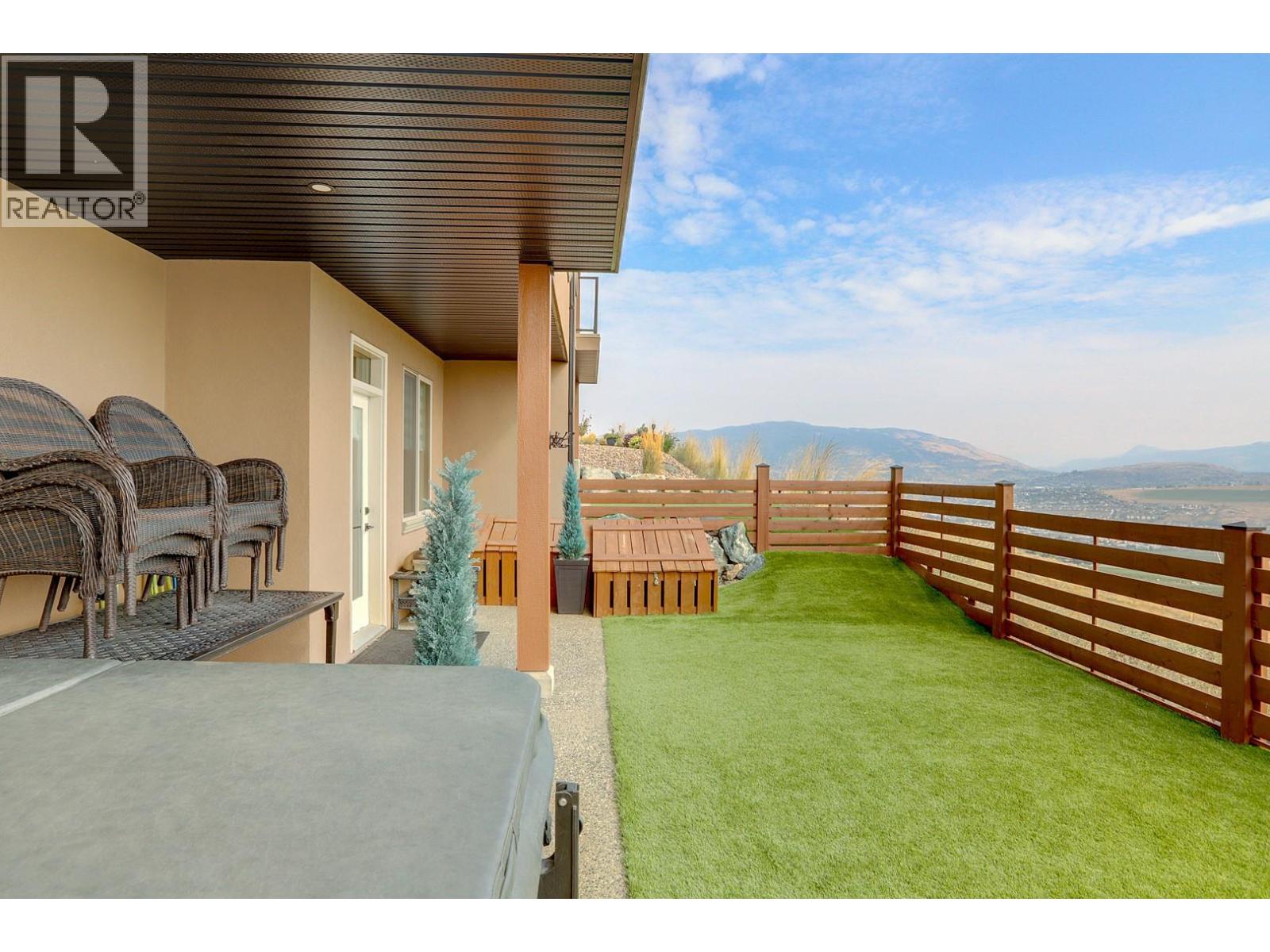 8 595 Vineyard Way North, Vernon